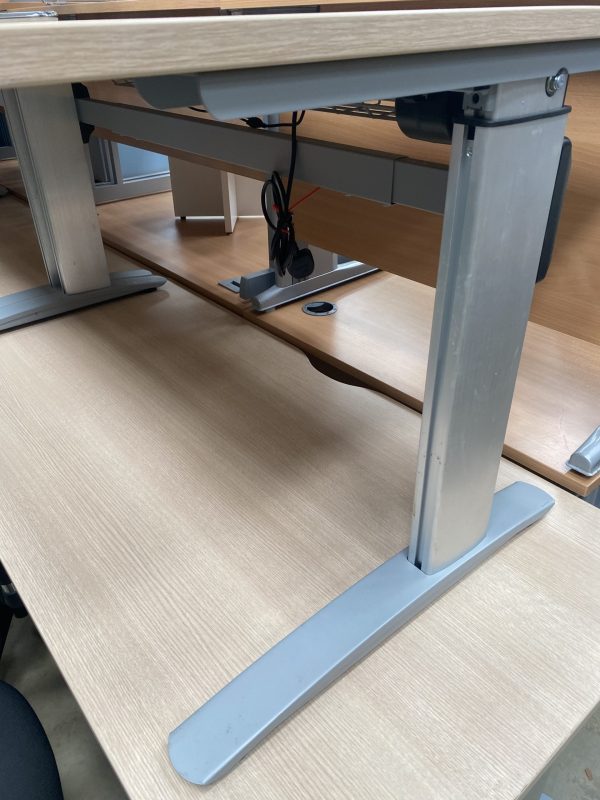 Used Electric Height Adjustable Desk with Oak Top - Image 3