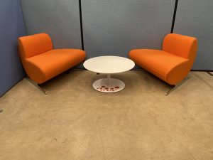 Breakout Seating with Table - Used