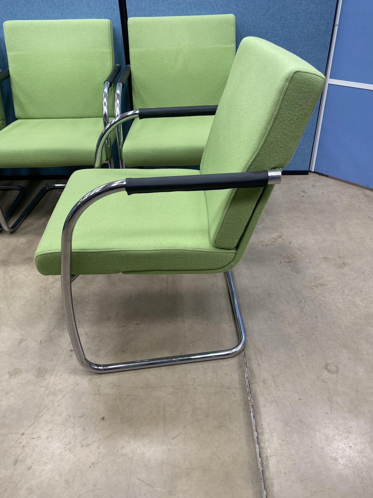 Set of 6 Meeting Chairs in a Green Fabric - Used - Image 3
